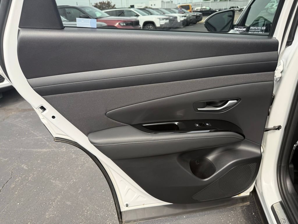 Used 2025 Hyundai Tucson Limited AWD/4WD image 27