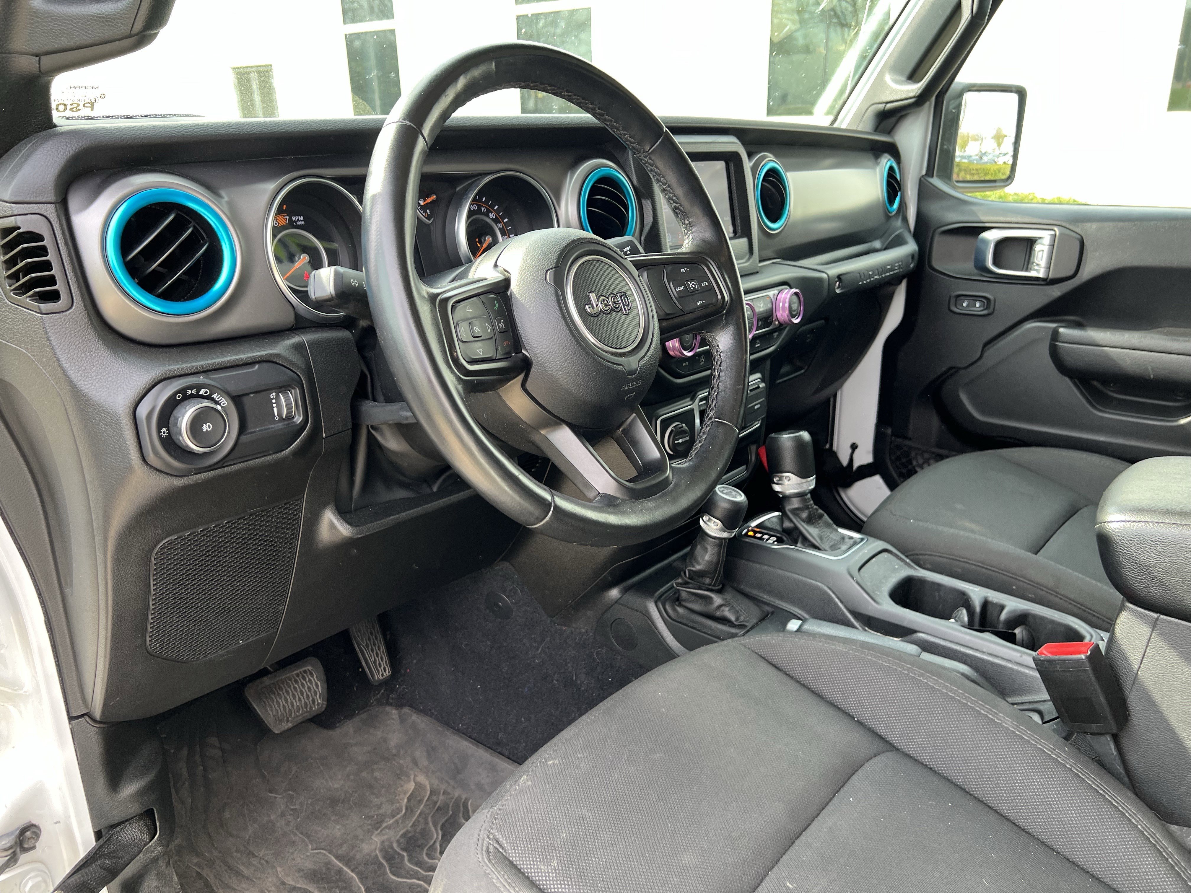 Used 2023 Jeep Wrangler Unlimited Sport image 17