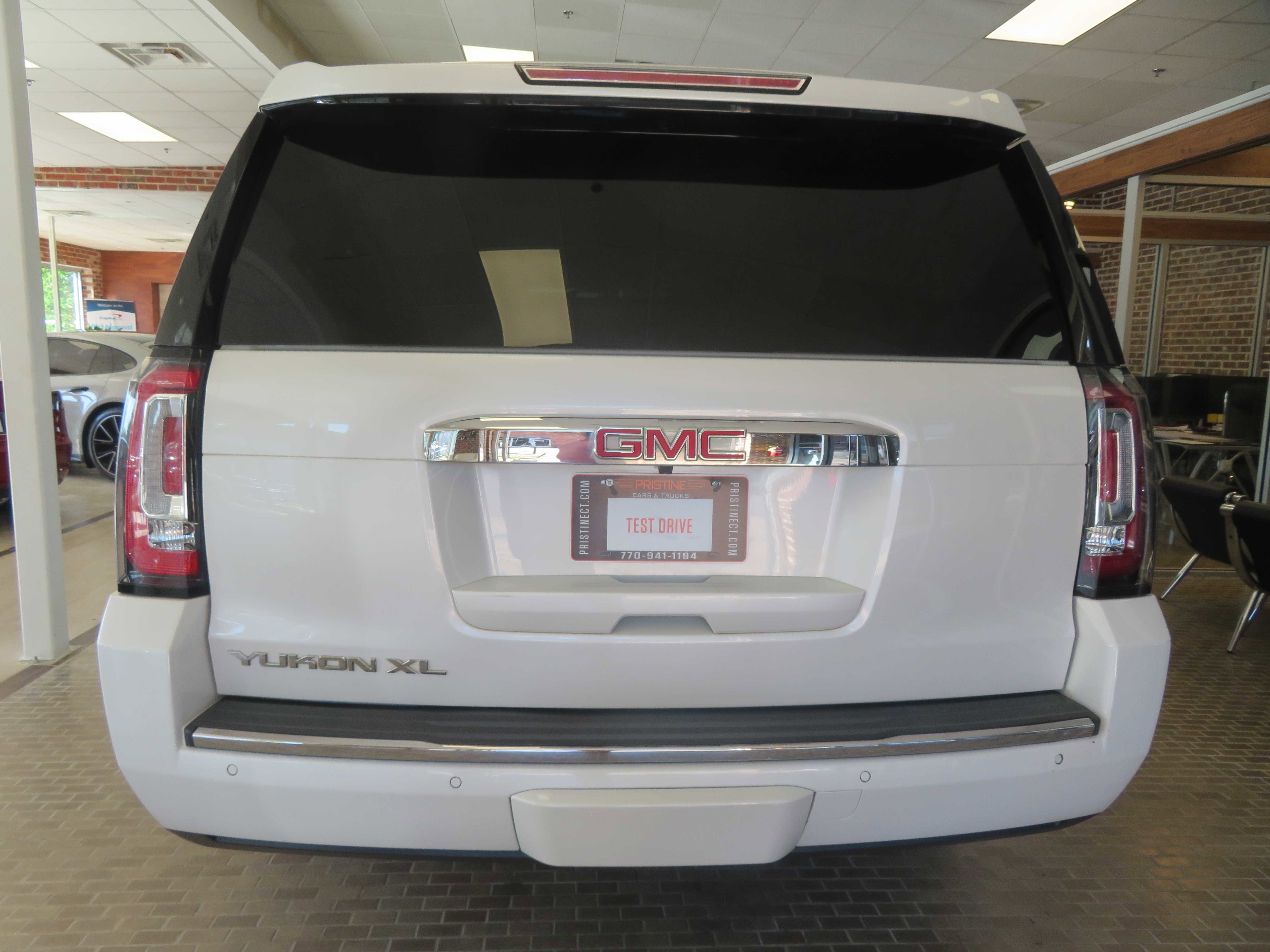 Used 2017 GMC Yukon XL Denali w/ Open Road Package AWD/4WD image 5