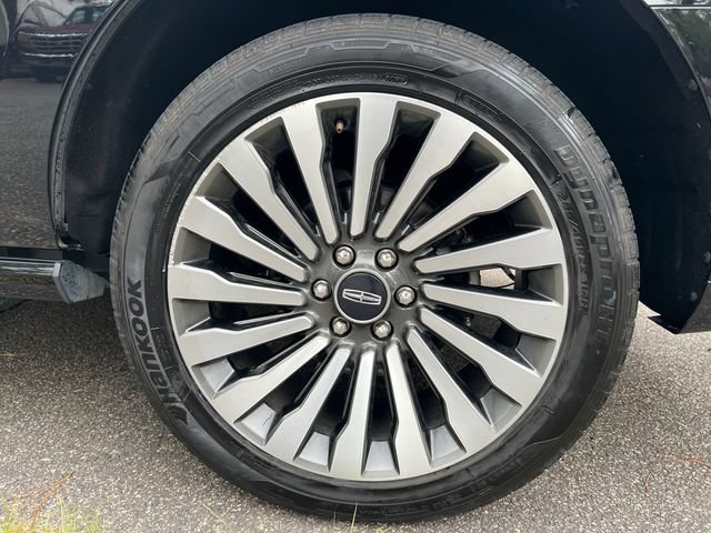 Used 2021 Lincoln Navigator Reserve AWD/4WD image 25