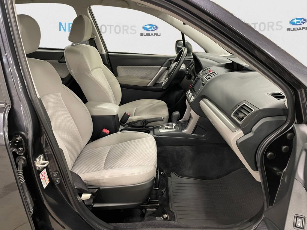 Used 2017 Subaru Forester 2.5i w/ Alloy Wheel Package image 15