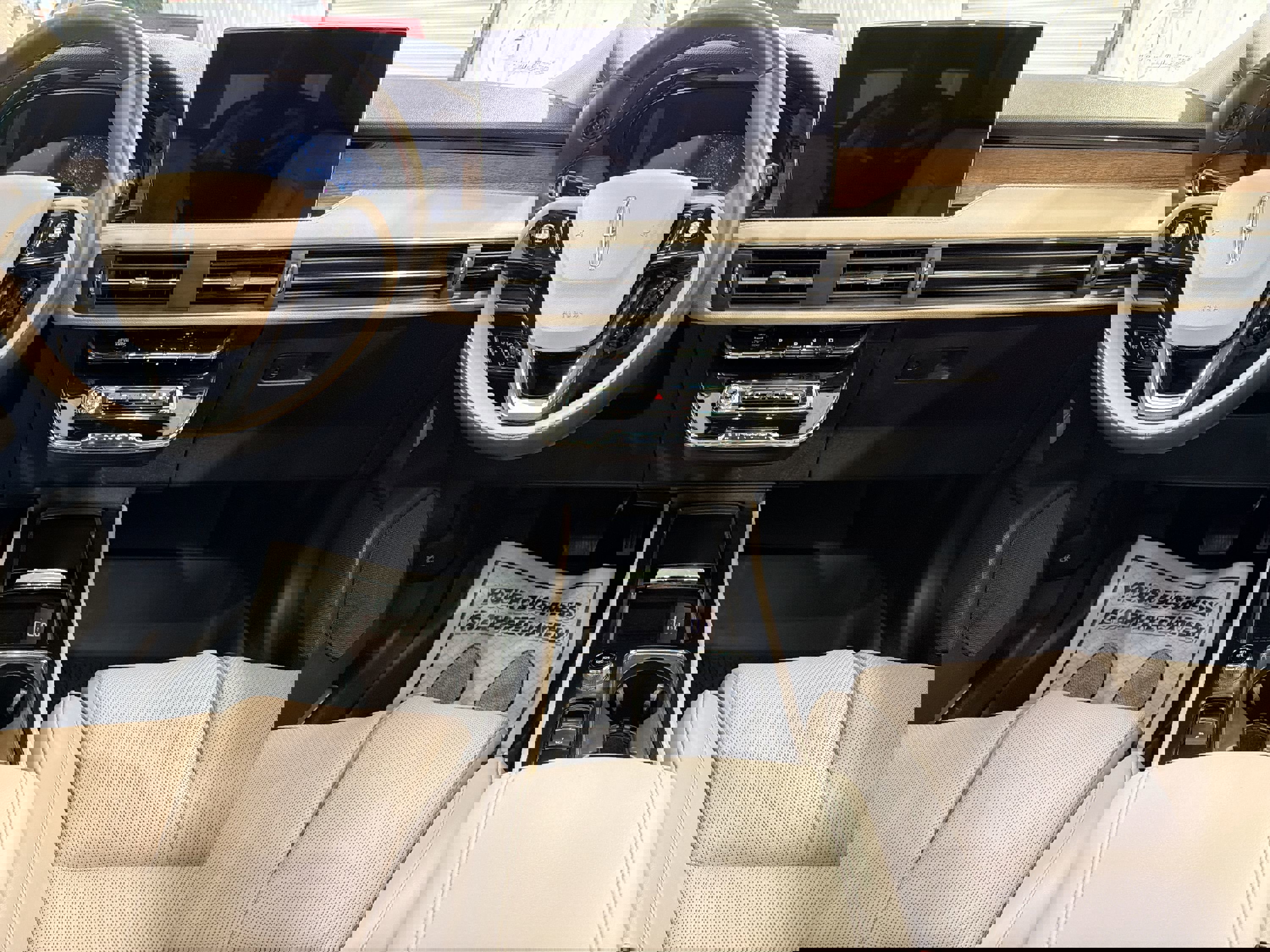 Used 2025 Lincoln Corsair Reserve w/ Equipment Group 202A image 22