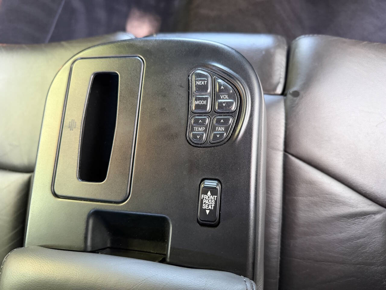 Used 2006 Lincoln Town Car Signature L RWD image 20