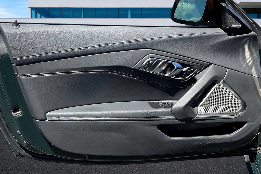 Used 2025 BMW Z4 M40i w/ Edition RWD image 19