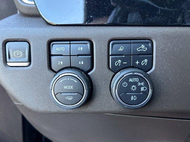 Used 2022 Chevrolet Silverado 1500 LTZ w/ LTZ Convenience Package II AWD/4WD image 14