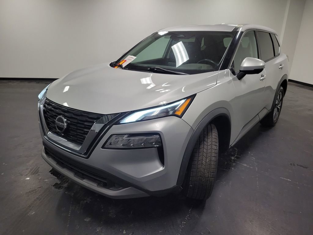 Used 2021 Nissan Rogue SV image 4