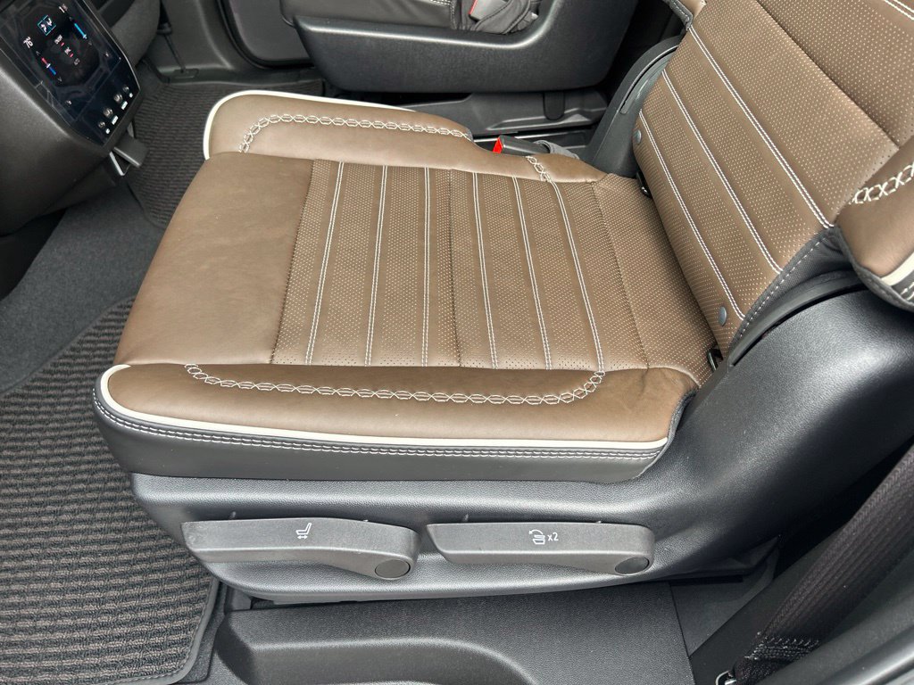 Used 2026 GMC Yukon Denali Ultimate AWD/4WD image 35