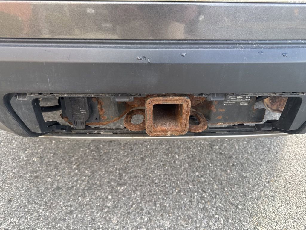 Used 2018 Ford Explorer XLT w/ Equipment Group 202A image 16