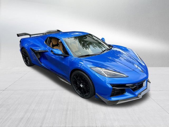 Used 2024 Chevrolet Corvette Z06 w/ Z07 Performance Package RWD image 17