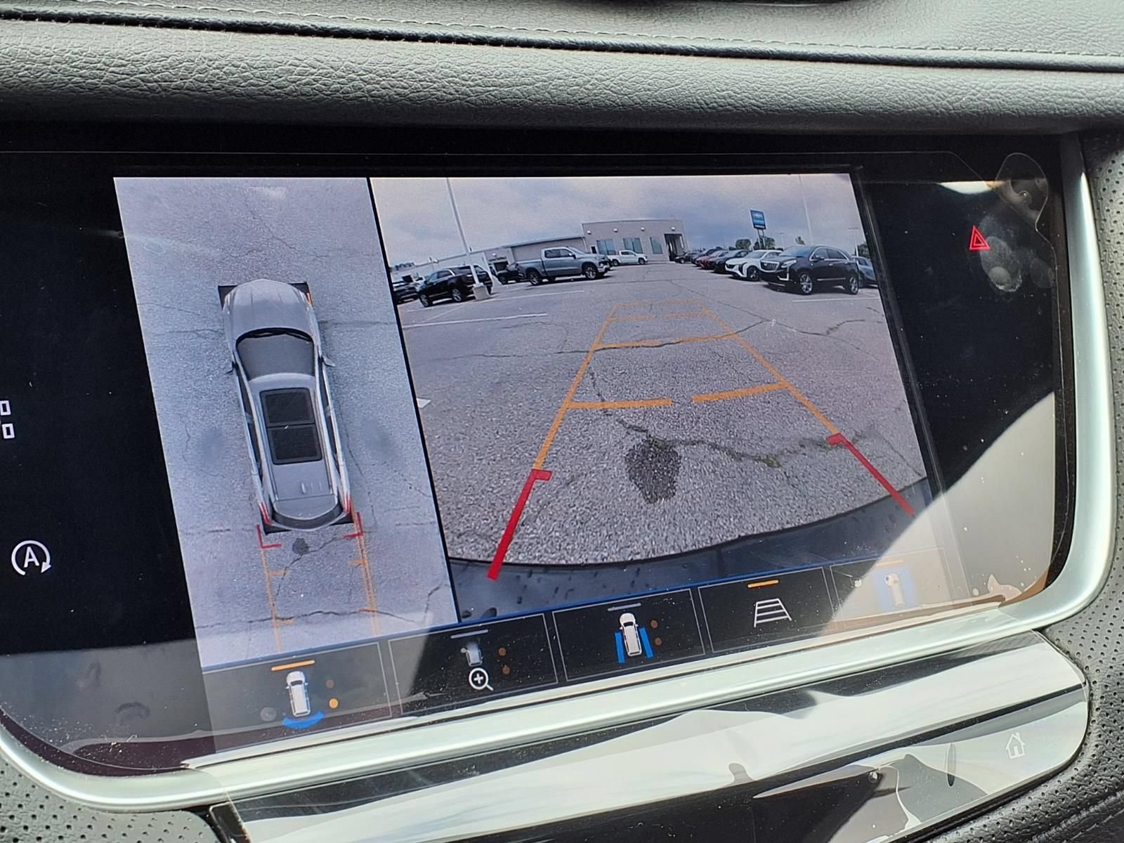 New 2026 Cadillac XT5 Premium Luxury w/ LPO, Floor Liner Package AWD/4WD image 19
