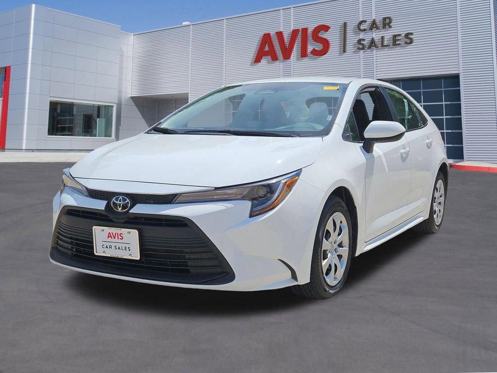 Used 2025 Toyota Corolla LE image 1