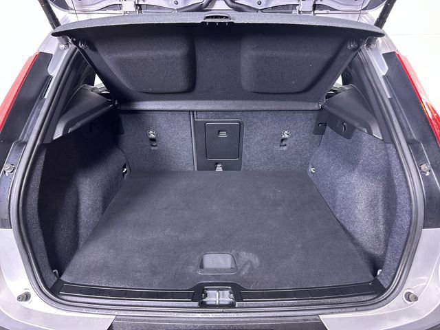 Used 2023 Volvo XC40 B5 Core image 78