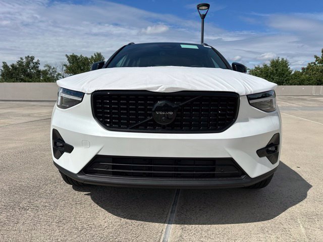 New 2026 Volvo XC40 B5 Ultra w/ Protection Package Premier AWD/4WD image 2