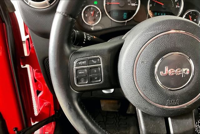 Used 2015 Jeep Wrangler Unlimited Sahara w/ Connectivity Group image 11