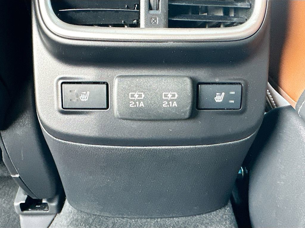 Used 2022 Subaru Outback Touring w/ Popular Package #2 image 27