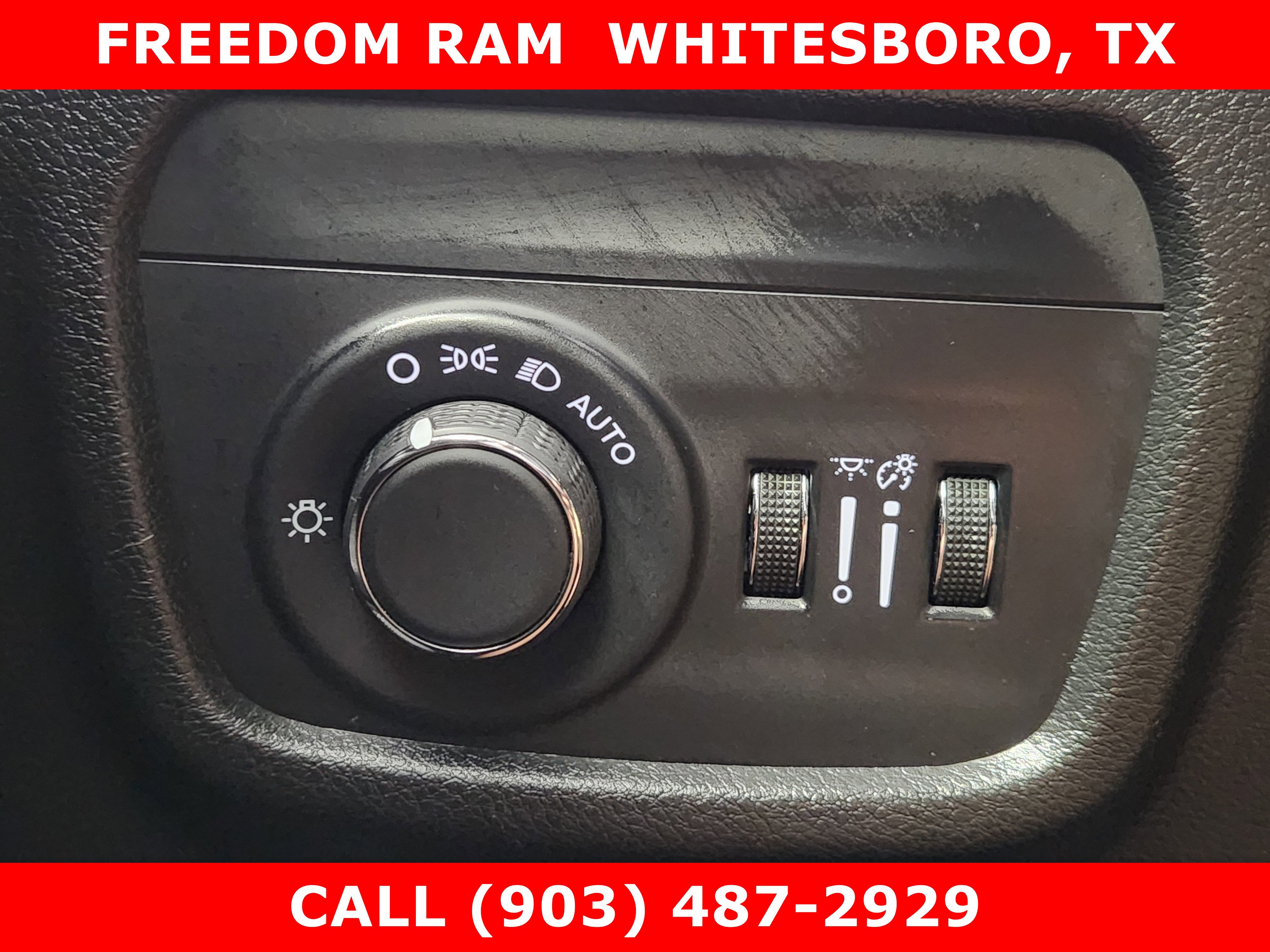 Used 2025 Jeep Grand Cherokee Altitude AWD/4WD image 17