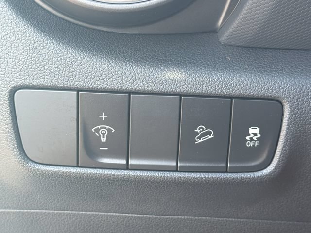 Certified 2023 Hyundai Kona Limited FWD image 35