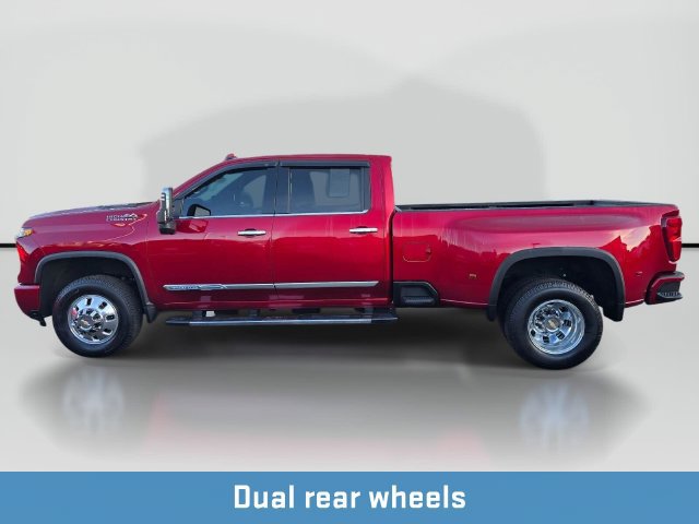 Used 2024 Chevrolet Silverado 3500 High Country w/ High Country Premium Package AWD/4WD image 2