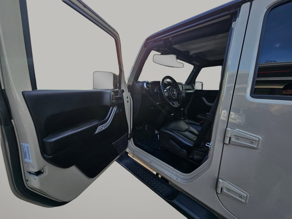 Used 2017 Jeep Wrangler Unlimited Sahara w/ Max Tow Package image 20