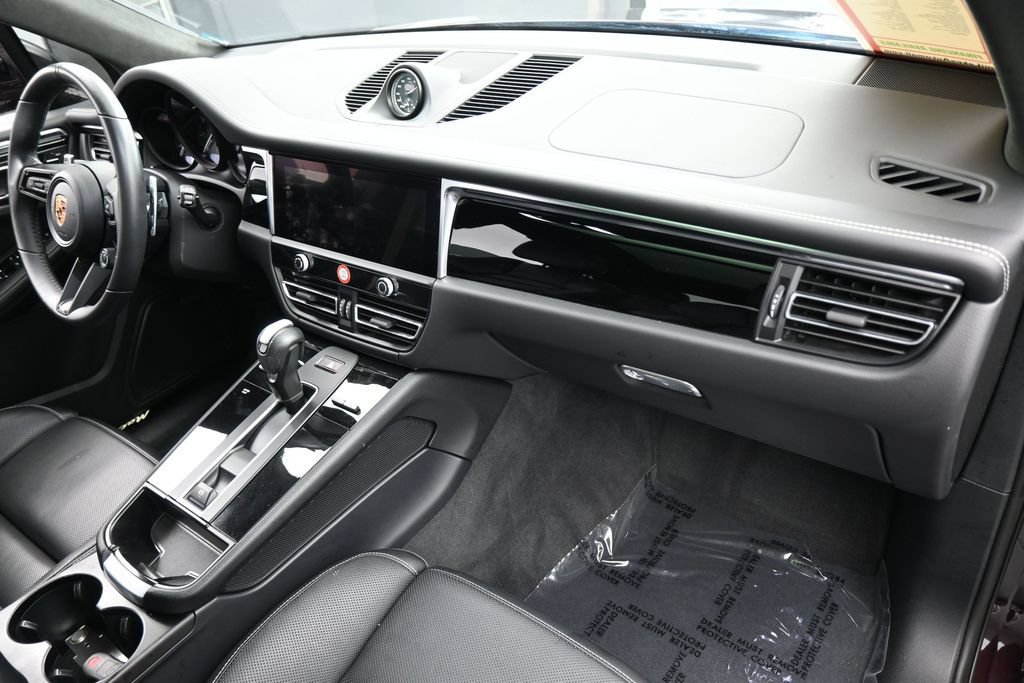 Used 2025 Porsche Macan GTS AWD/4WD image 50