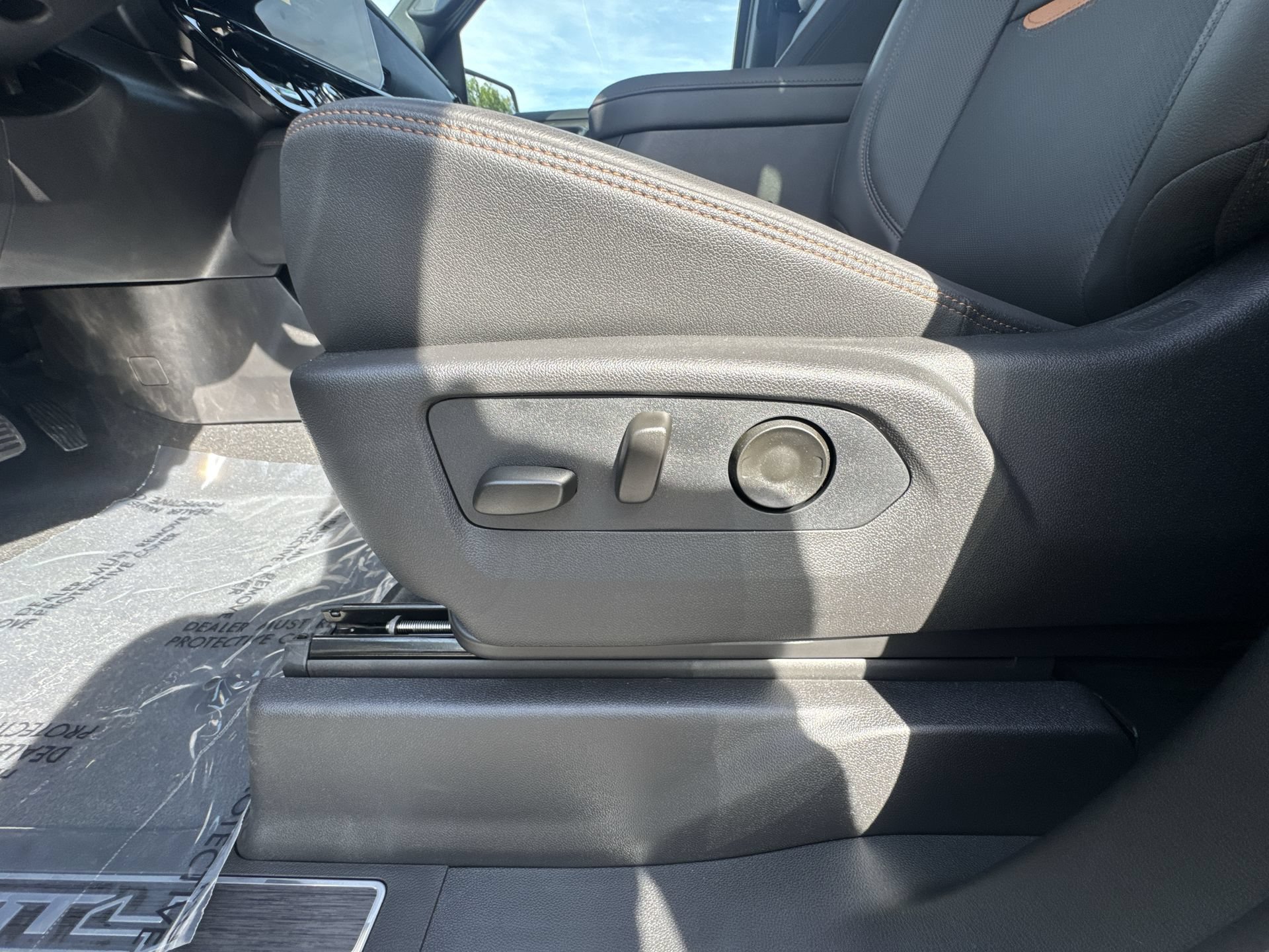 New 2026 GMC Sierra 1500 AT4 AWD/4WD image 14