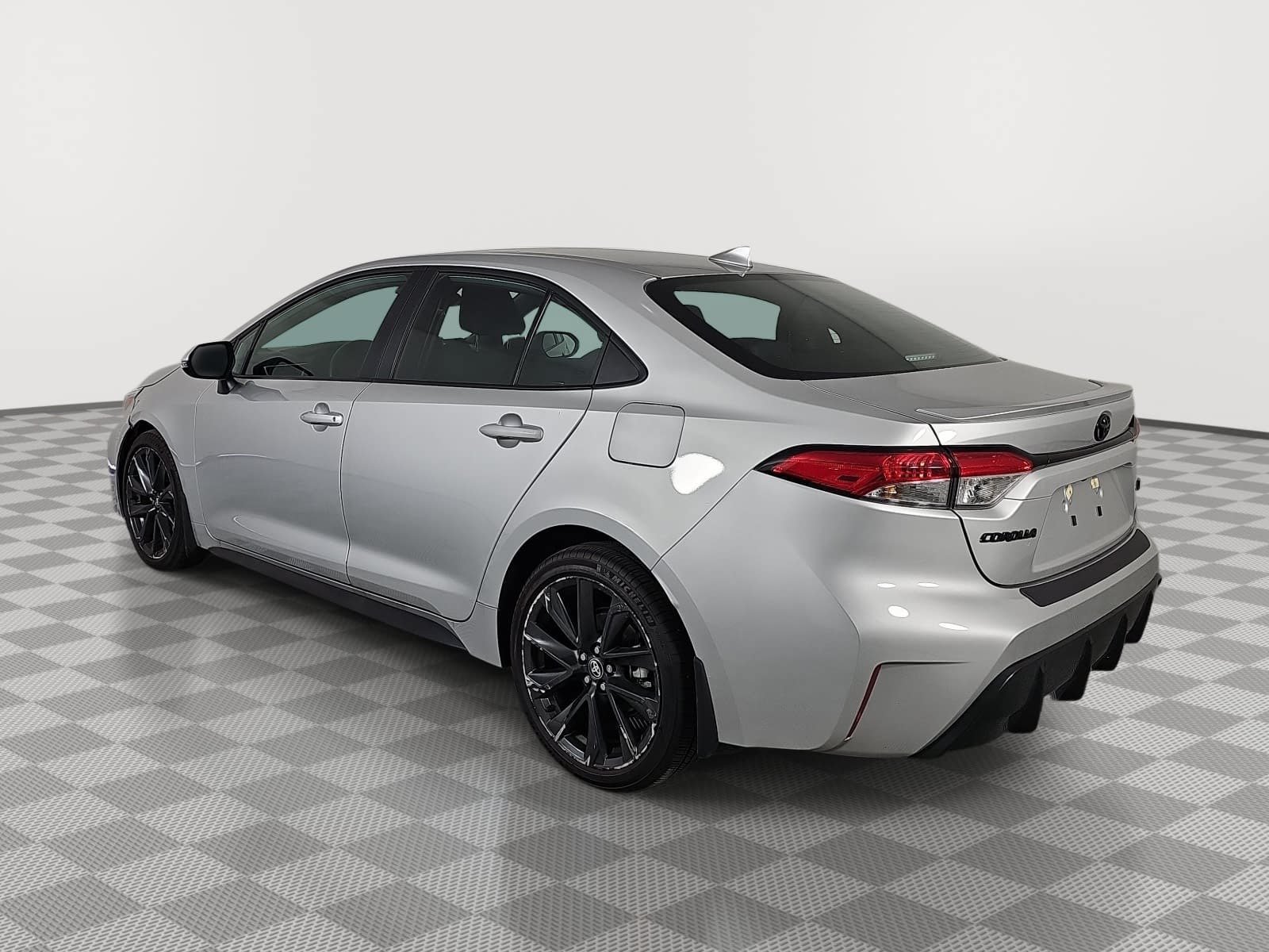 Used 2025 Toyota Corolla SE FWD image 5