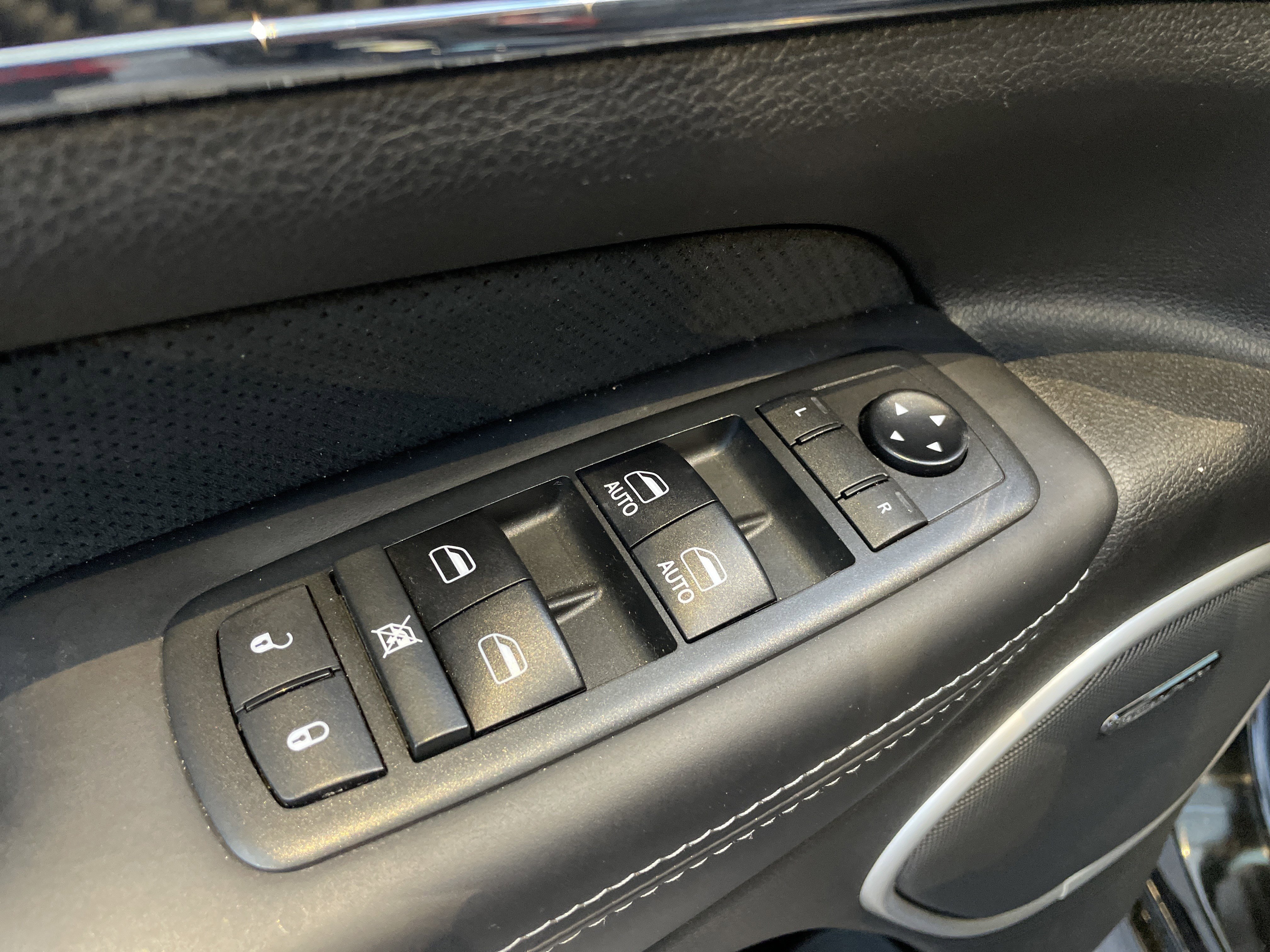 Used 2018 Jeep Grand Cherokee SRT AWD/4WD image 16