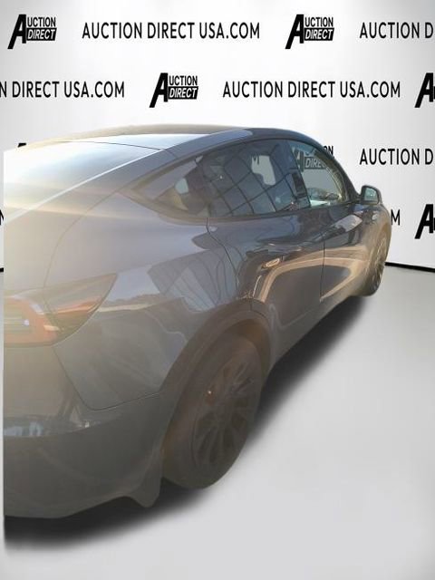 Used 2023 Tesla Model Y Long Range image 17