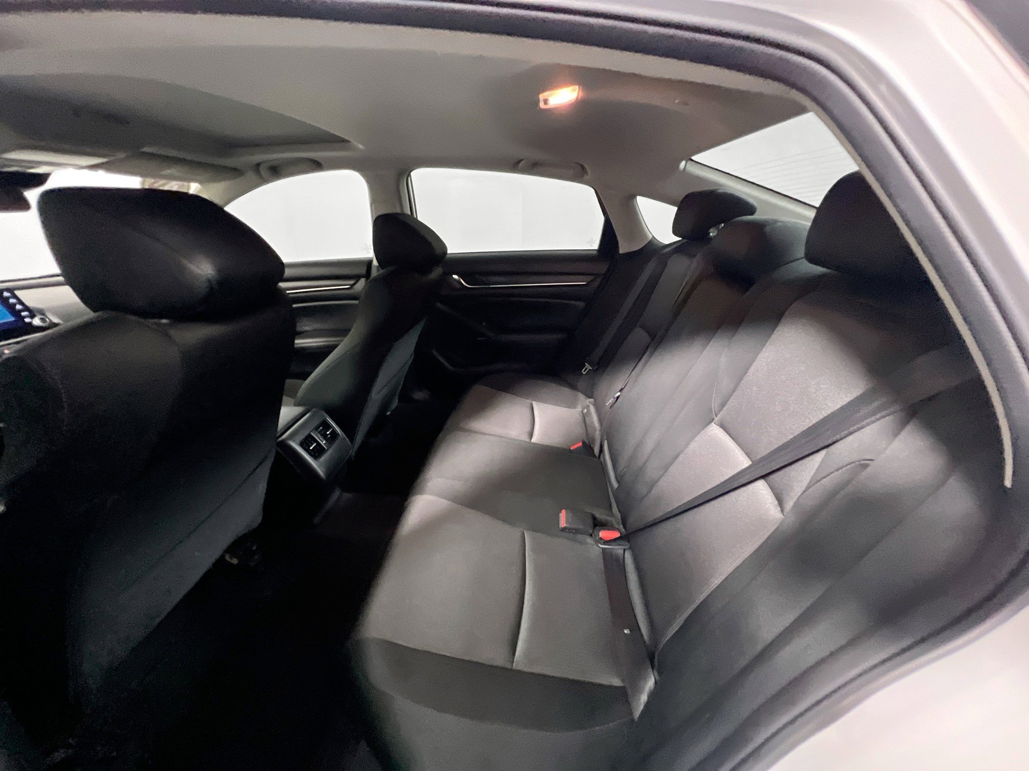 Used 2020 Honda Accord EX image 29