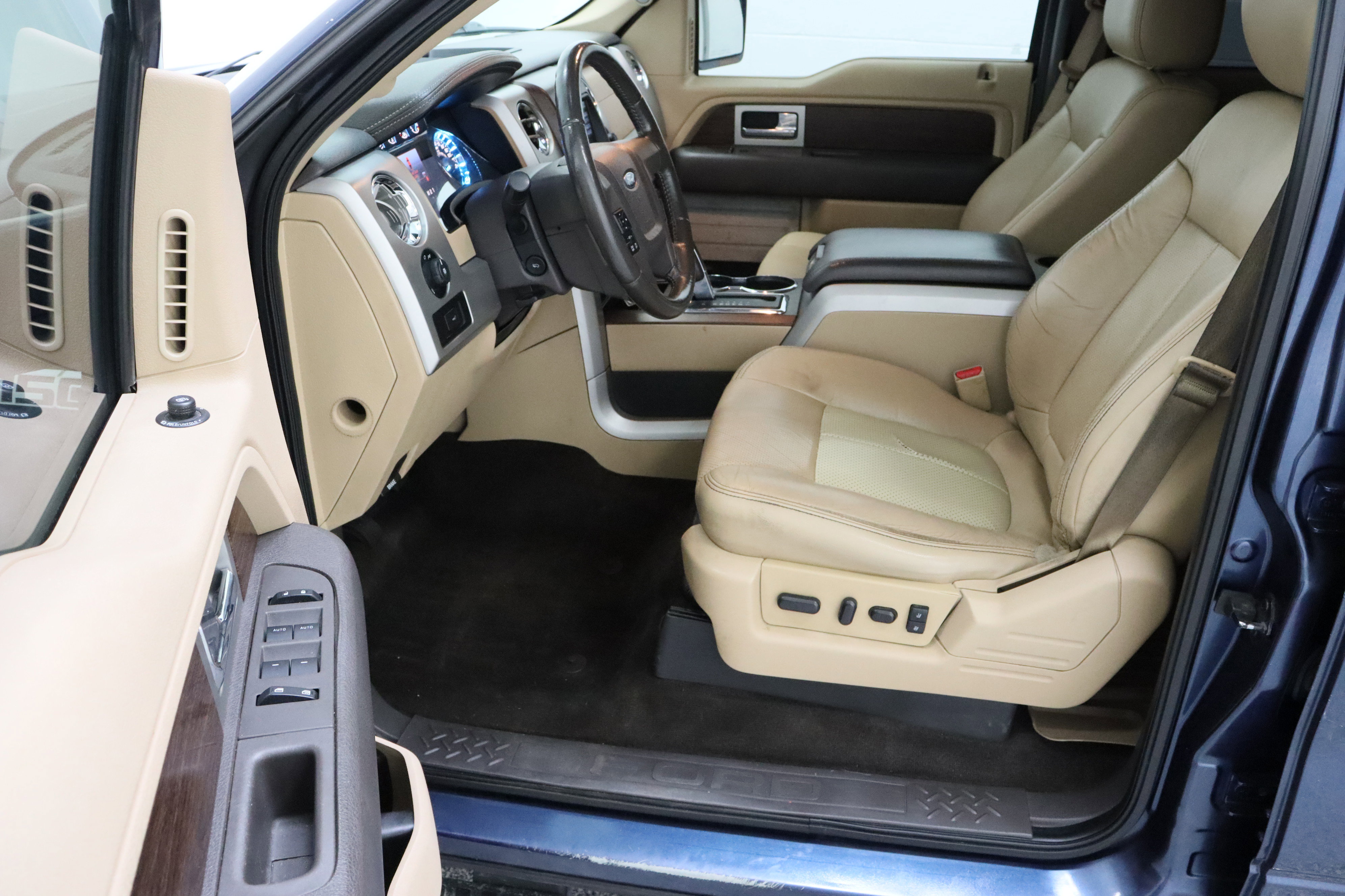 Used 2014 Ford F150 Lariat w/ Equipment Group 502A Luxury RWD image 14