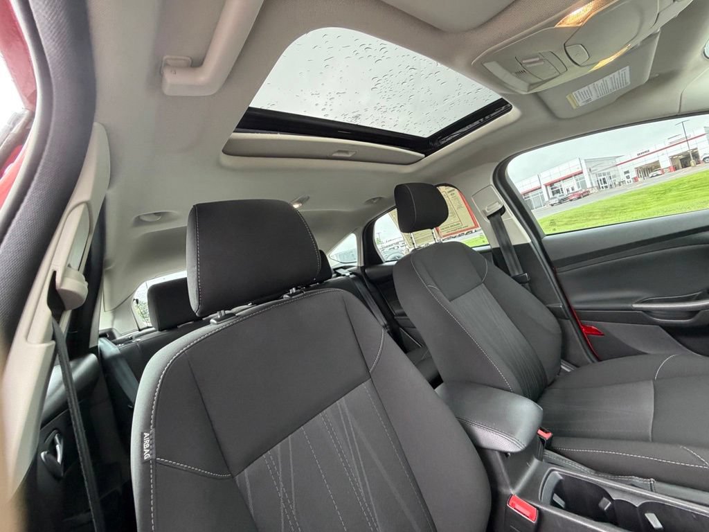 Used 2018 Ford Focus SEL w/ Cold Weather Package FWD image 35