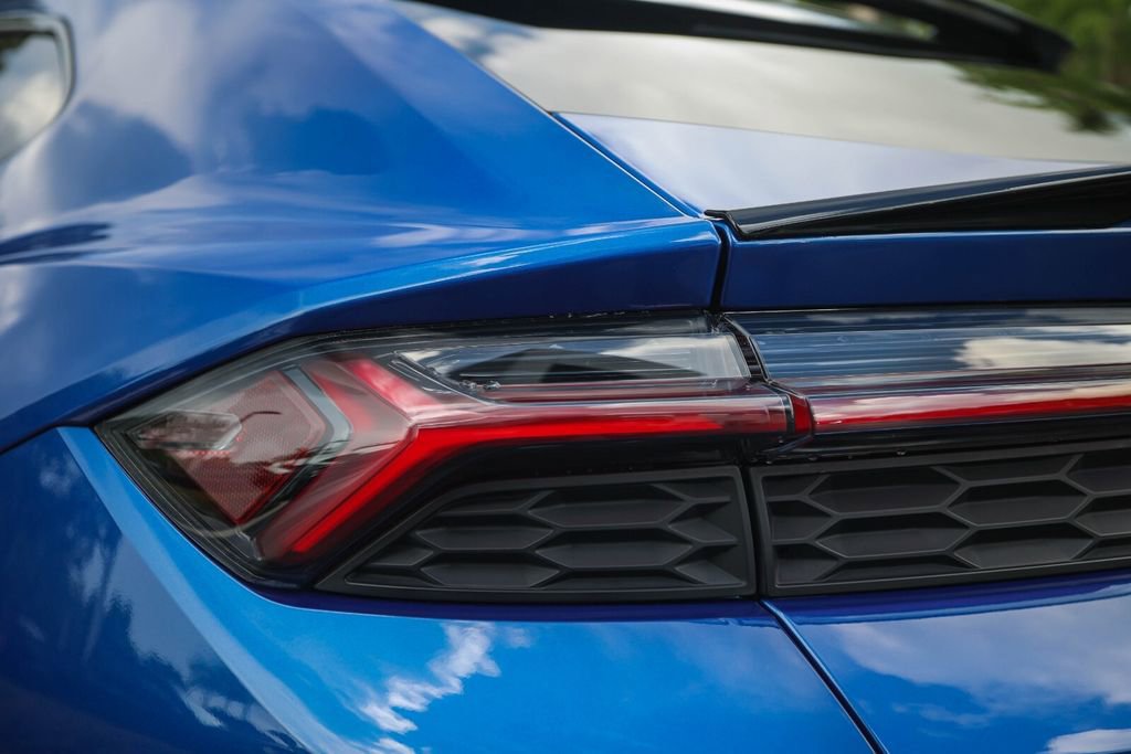 Used 2025 Lamborghini Urus SE AWD/4WD image 18