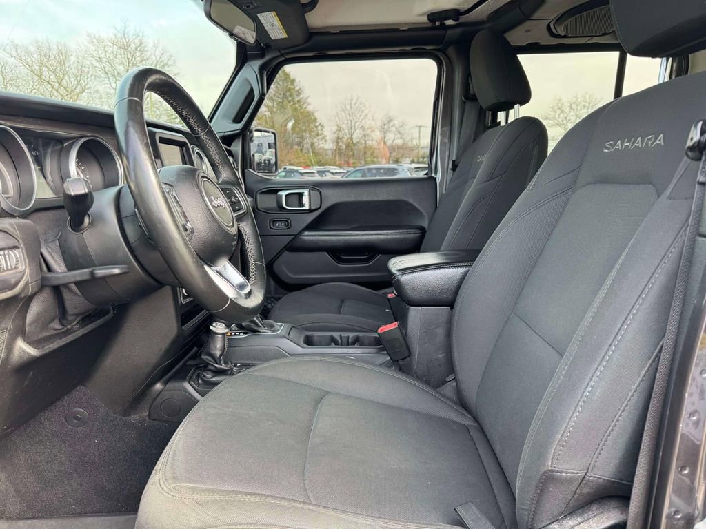 Used 2018 Jeep Wrangler Unlimited Sahara image 16