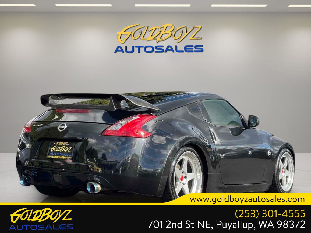 Used 2017 Nissan 370Z Coupe RWD image 4