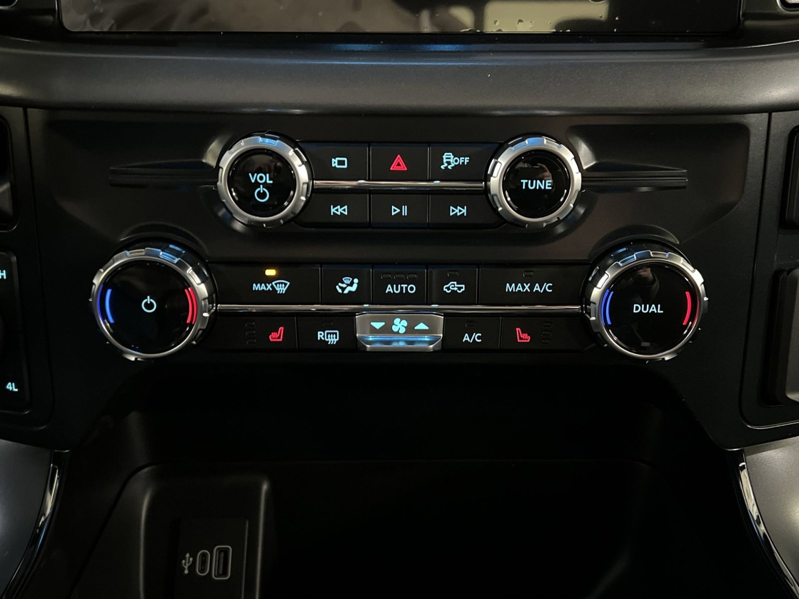 New 2026 Ford F150 XLT w/ Equipment Group 302A MID image 21