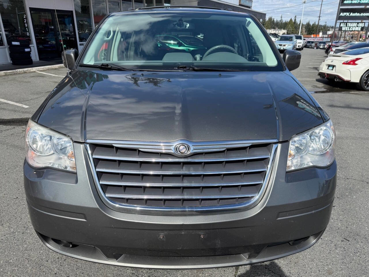 Used 2010 Chrysler Town & Country Touring w/ Entertainment Group #2 image 11