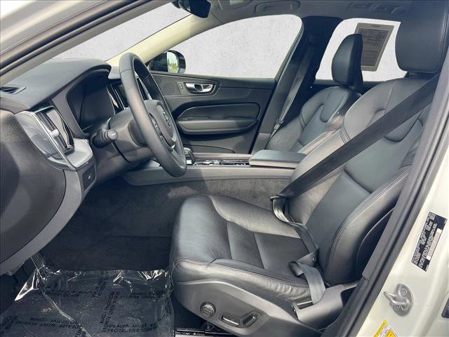 Used 2024 Volvo XC60 B5 Core w/ Protection Package Premier image 10