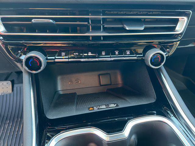 New 2026 Chevrolet Traverse RS w/ LPO, Floor Liner Package image 17