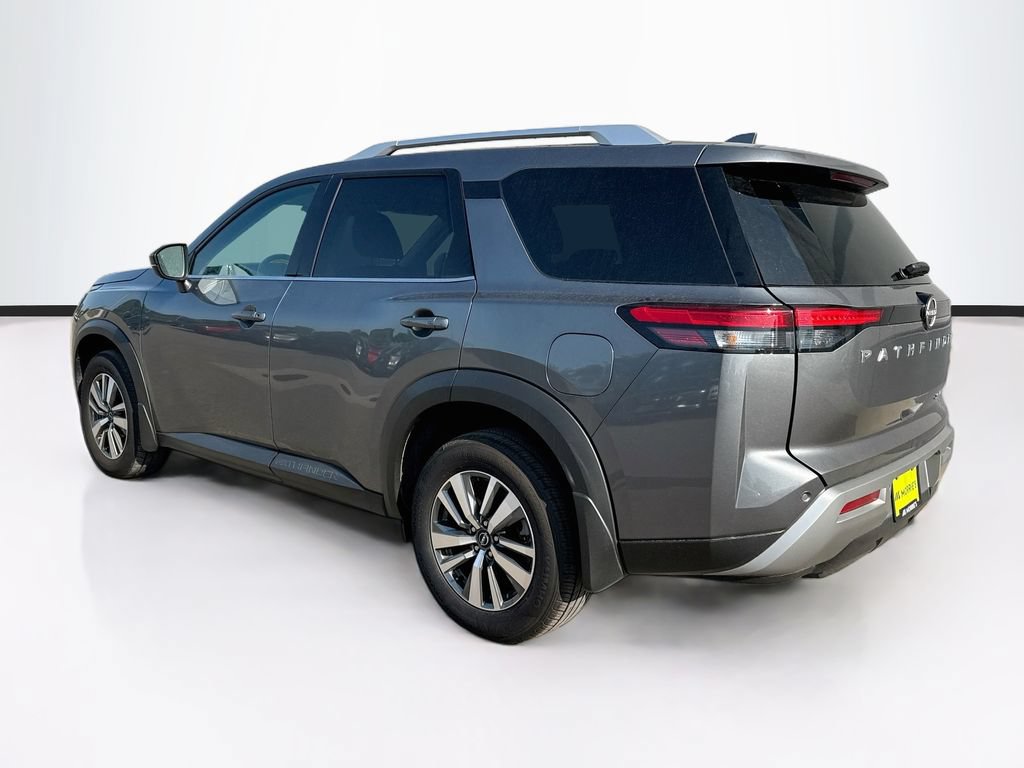 Used 2025 Nissan Pathfinder SL AWD/4WD image 7