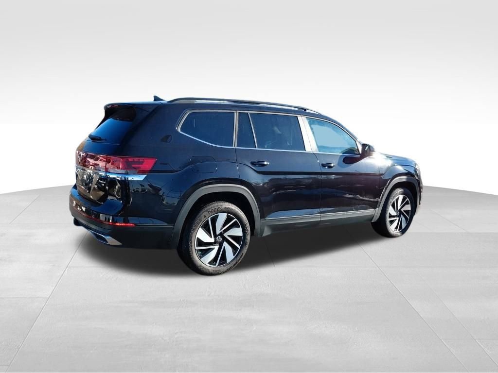 Used 2025 Volkswagen Atlas SE image 7