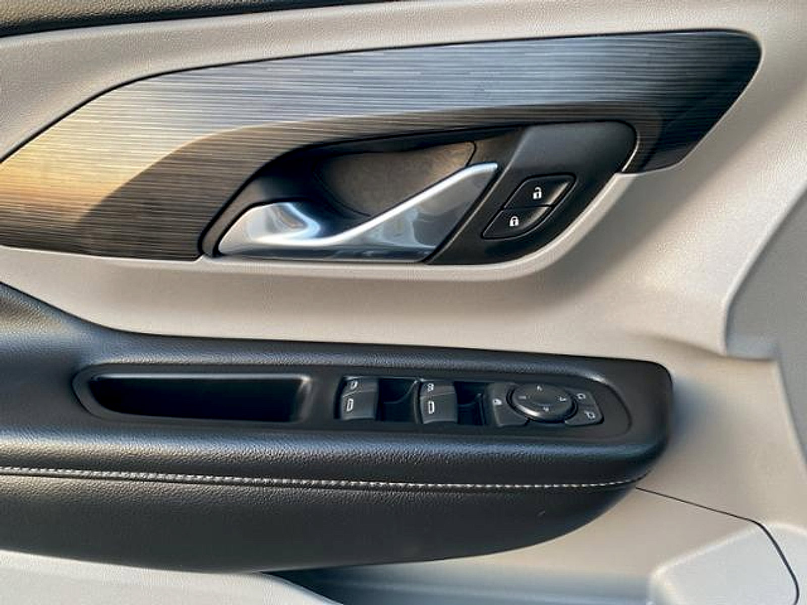 Used 2022 GMC Terrain SLE w/ Driver Convenience Package image 34