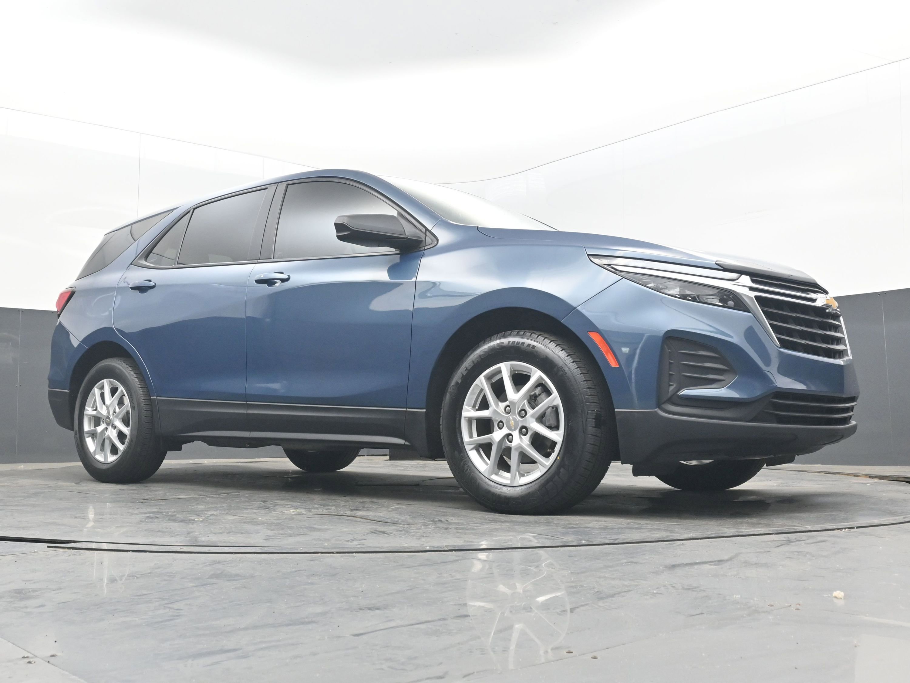 Used 2024 Chevrolet Equinox LS w/ LS Convenience Package FWD image 18