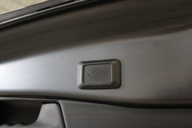 Used 2019 Toyota RAV4 XSE w/ Carpet Mat Package AWD/4WD image 37