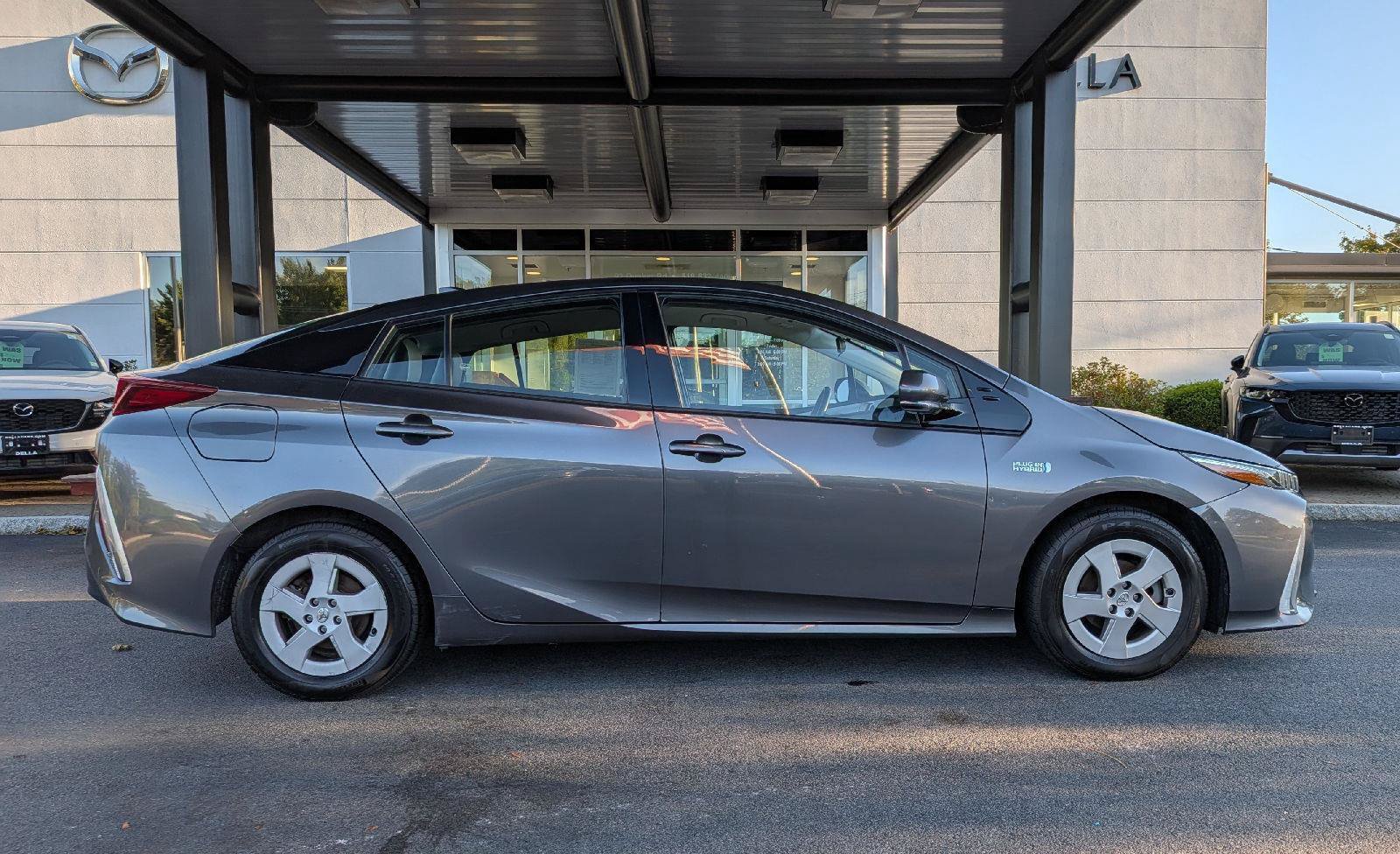 Used 2018 Toyota Prius Prime Premium FWD image 5