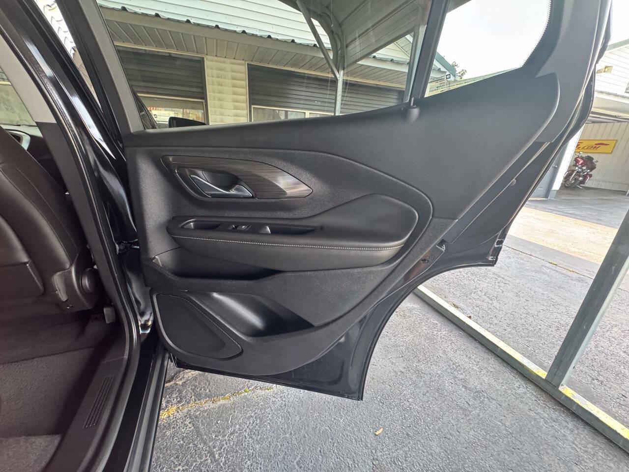 Used 2023 GMC Terrain SLT w/ Tech Package FWD image 42