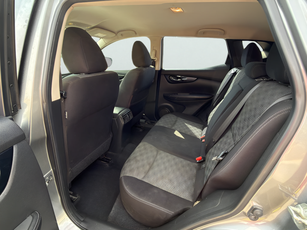 Used 2018 Nissan Rogue Sport SV FWD image 21