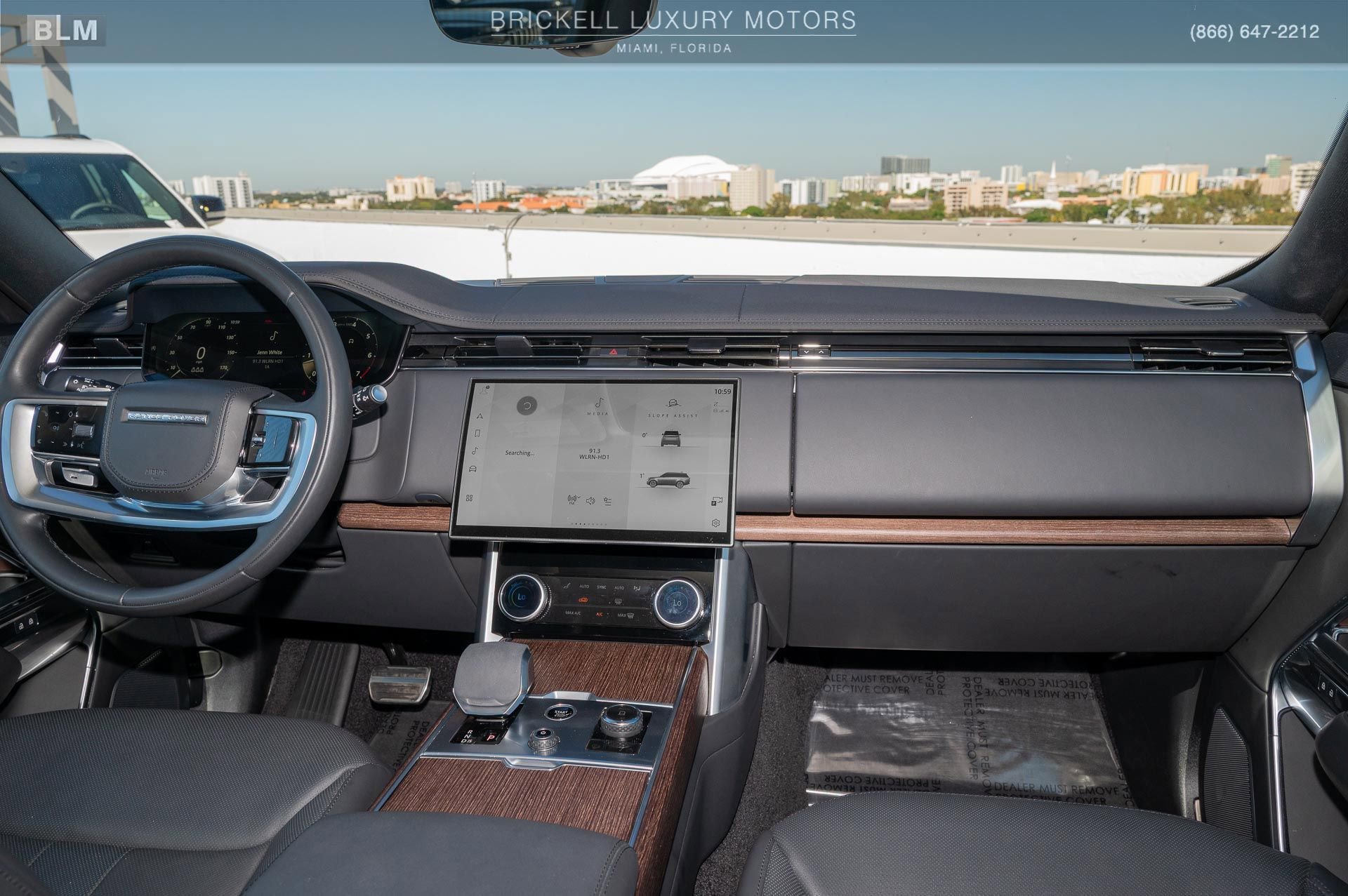 Used 2023 Land Rover Range Rover SE image 8