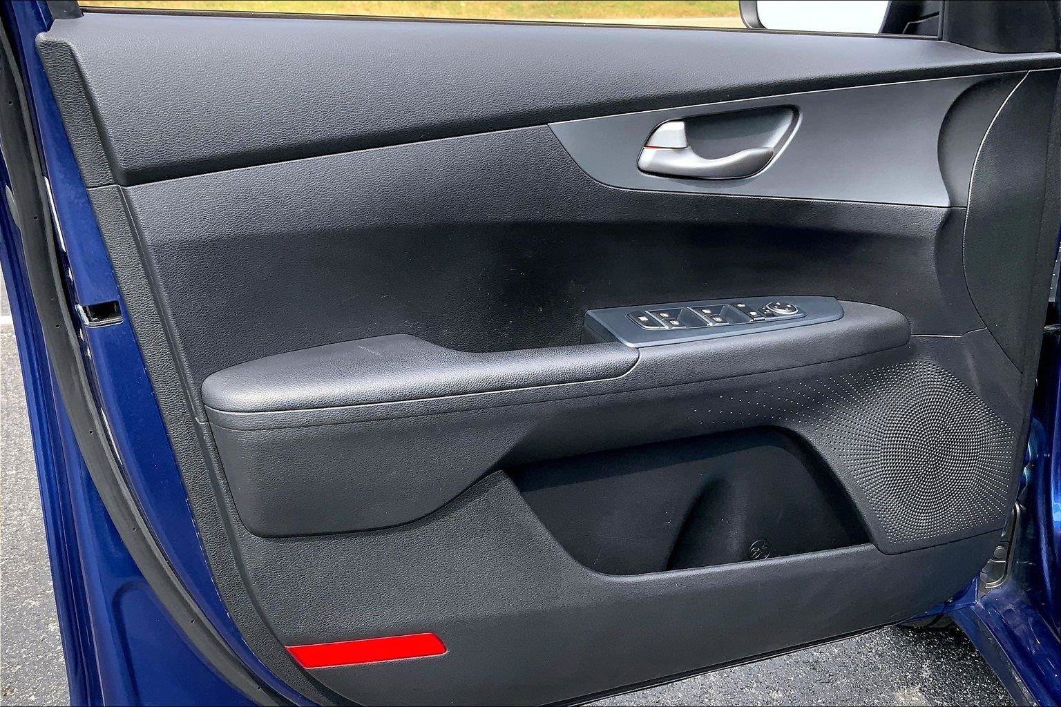Used 2021 Kia Forte LXS FWD image 19