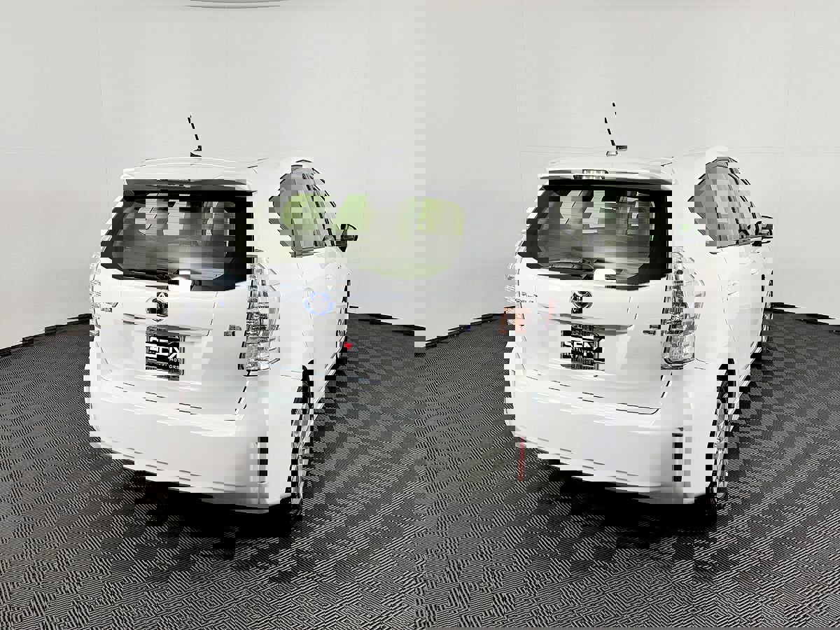 Used 2012 Toyota Prius V Three image 8