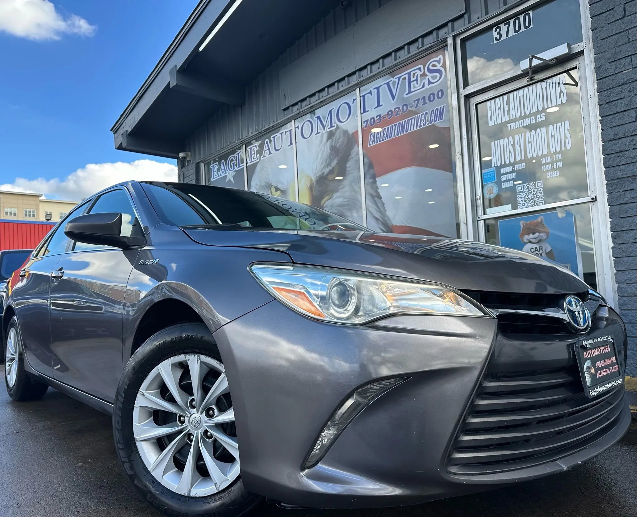 Used 2016 Toyota Camry LE FWD image 1